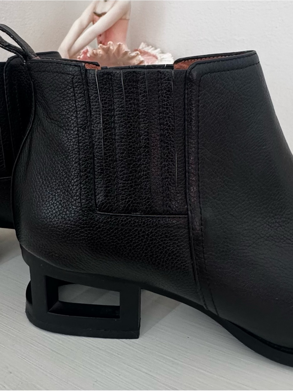 NWOT Jeffrey Campbell Boone Blackout Leather Cut-Out Heel Chelsea Boots 8.5